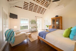 2 Schlafzimmer, Zimmersafe, Schreibtisch, Bügeleisen/Bügelbrett