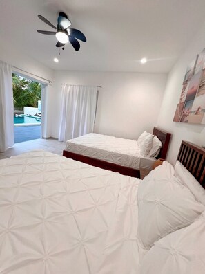 5 bedrooms, free WiFi, bed sheets - Lazo Beach House, Costa del Sol (San Luis, La herradura)