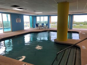 Piscine intérieure, piscine extérieure