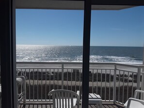 Property grounds - Stunning Oceanfront Condo. , Great resort. kitchen, W/D, 65" Roku tv, fast WIFI. (Myrtle Beach)