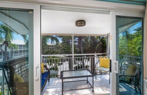 Interior - Overlooking Pool Free Golf Cart Free Kayaks Pickleball (Key Largo)