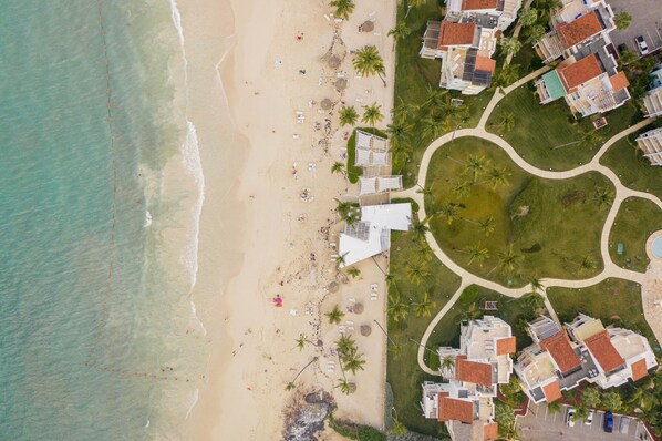 Am Strand, Liegestühle, Strandtücher