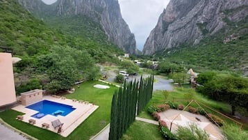 Classic Single Room, Valley View | Bed sheets