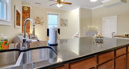 Condo Riviere Stay Downtown! Walk everywhere!
