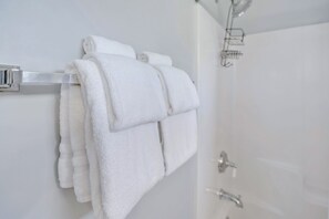 Hair dryer, towels - Condo Riviere Stay Downtown! Walk everywhere! (Wilmington)