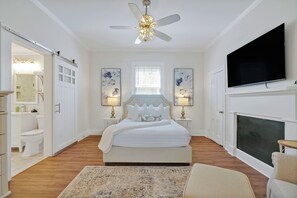 2 chambres, fer et planche à repasser, Wi-Fi gratuit, draps fournis