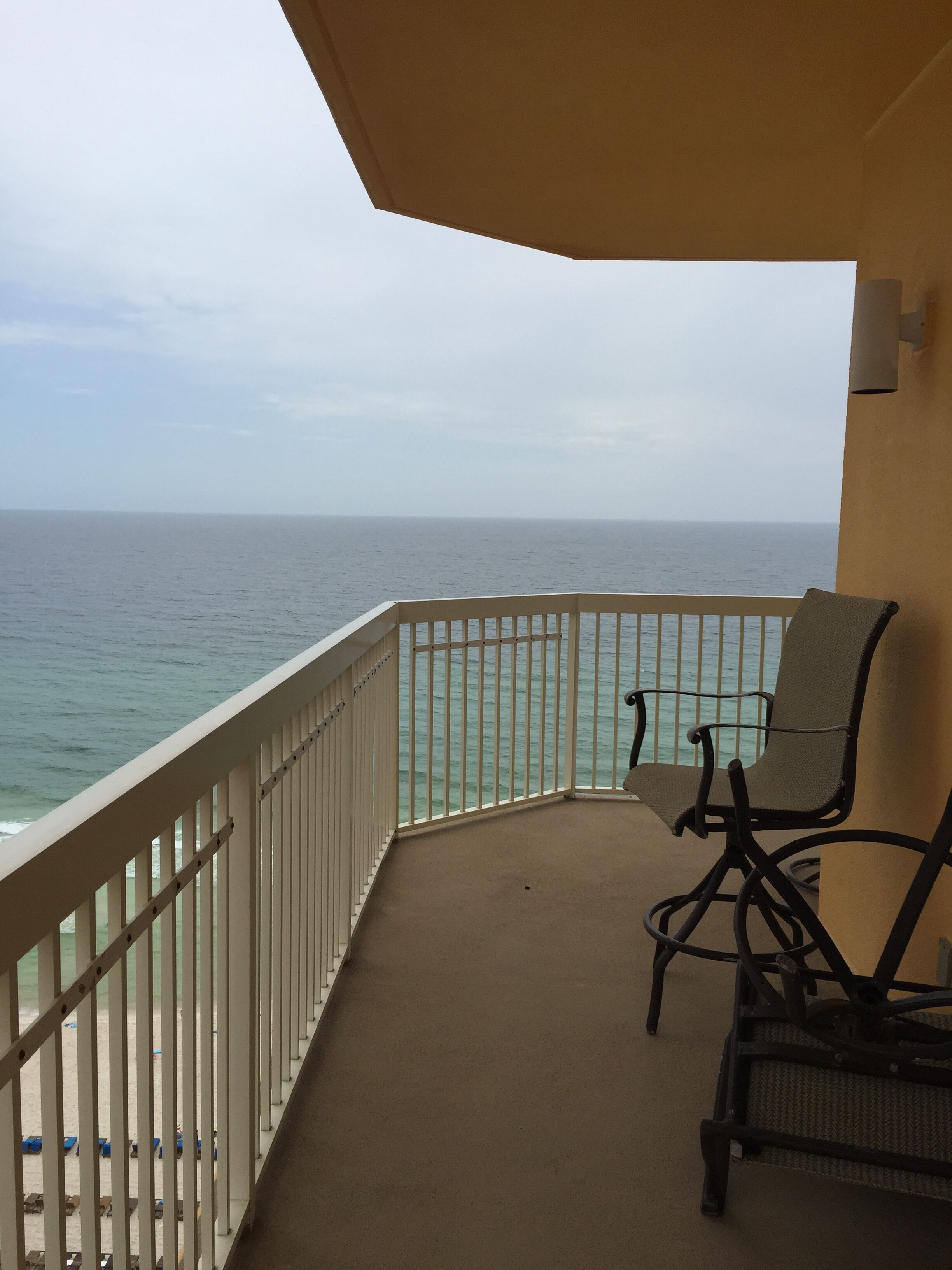 Beautiful, wraparound balcony