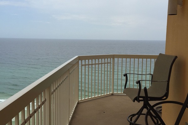 Beautiful, wraparound balcony