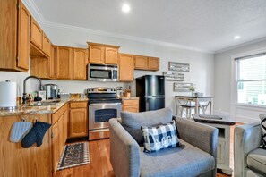 Interior - Fredonia on Front ! Best Location Downtown! (Wilmington)