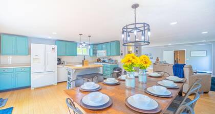Summer Winterland Retreat-Hot Tub, Dogs Ok, Boyne, Charlevoix, Petoskey