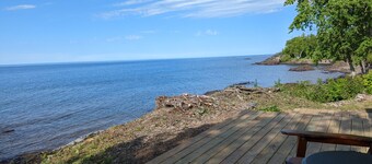 Sunrise Cove Cottage: Autumn Awaits at Sunrise Cove – Scenic Views and Peaceful Lakefront