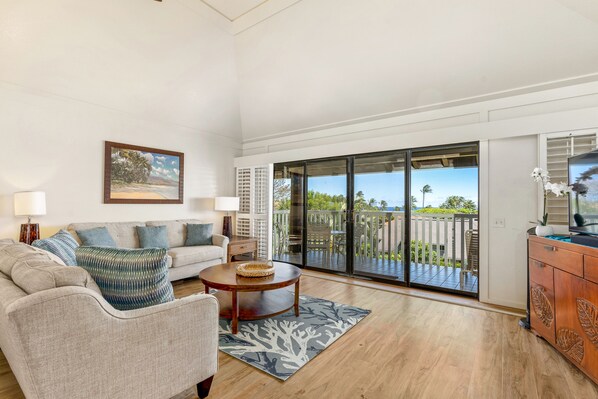 Smart TV, DVD player, books, offices