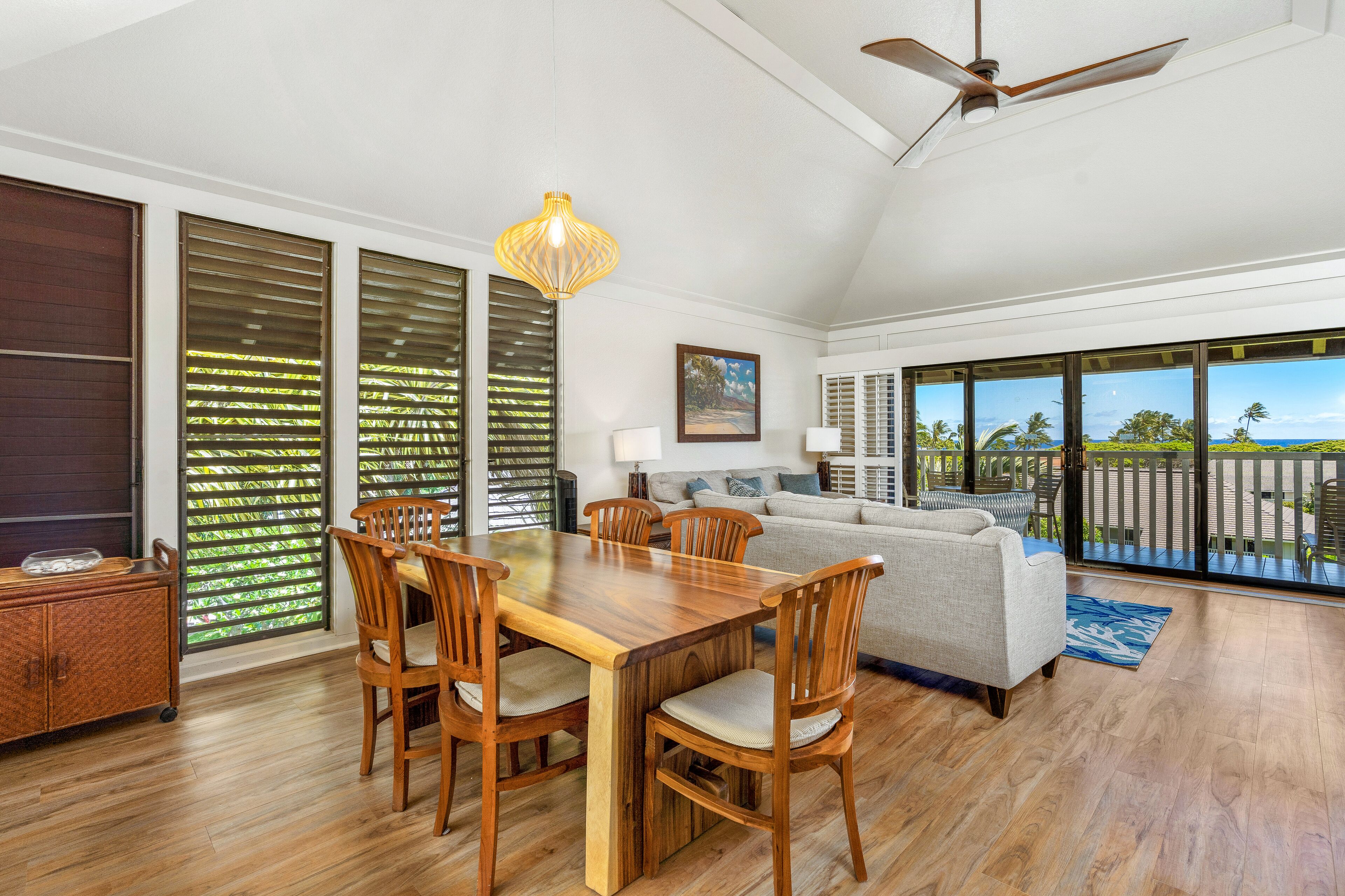 Smart TV, DVD player, books, offices