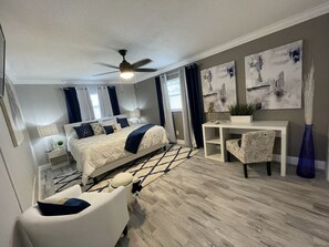 3 bedrooms, desk, iron/ironing board, free WiFi - ☀️WOW☀️ UPDATED with HEATED POOL & HOT TUB HOME 5 MIN TO BEACH 3BD 2BA 2 KING BEDS (Seminole)