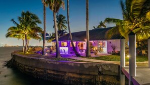 Exterior - Villa Hashmi (North Bay Village)