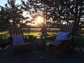 Property grounds - Hampton Cottage - " A Place To Call Home" (Port Albert)