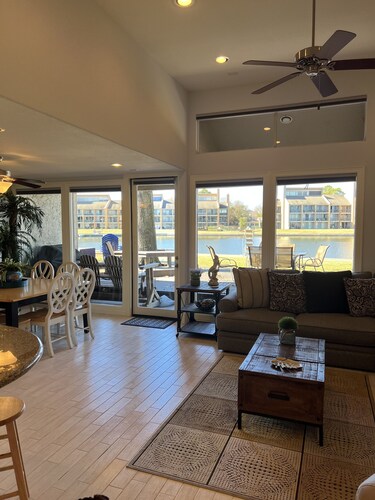 Waterfront updated 3 Bedroom Townhome on Quiet Cove, sleeps 10 fully furnished.