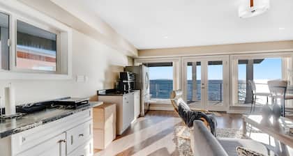 10 Mile Point Surfside Suite