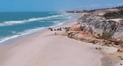 Pousada with 06 air-conditioned suites on Praia das Fontes beach!
