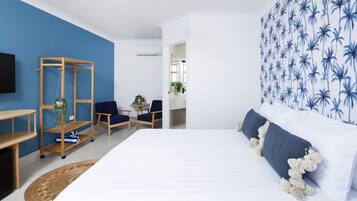 Palm Deluxe Queen Room with Balcony | View from room