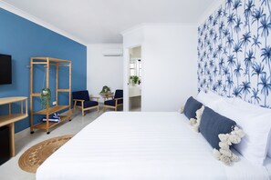 Palm Deluxe Queen Room with Balcony | View from room - Tessa's on the Beach Boutique Hotel (Bilinga)