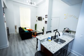 Interior - 💎 Sanitized*LUXURY* Relaxing*MODERN APT In the HEART OF DOWNTOWN (Baltimore)