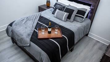 1 bedroom, in-room safe, desk, iron/ironing board