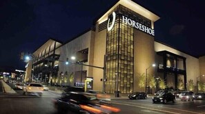 Exterior - 💎 Sanitized*LUXURY* Relaxing*MODERN APT In the HEART OF DOWNTOWN (Baltimore)