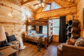 6 bedrooms, iron/ironing board, free WiFi, bed sheets