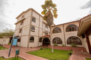 Fachada de la propiedad