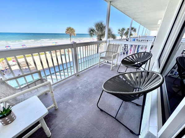 Property grounds - Oceanfront in Daytona Beach! 1 bedroom suite (Daytona Beach)