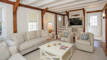 Smart-TV, Kamin, BĂŒcher