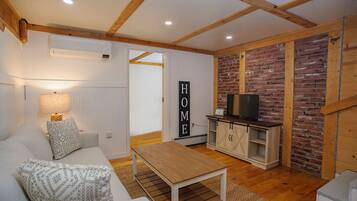 Smart-TV, Kamin, BĂŒcher