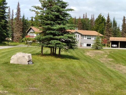 Lovely 3 bedroom/ 2bath near the famous Kenai River!