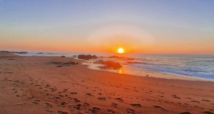 Beach Apartment With Breathtaking Ocean Views - 3min Walk to the Beach. - Relax