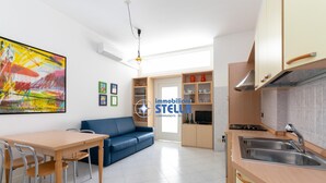 Oven, cookware/dishes/utensils - * Hawaii */Apartament [Parking] (Lido di Jesolo)