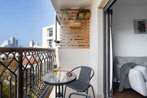 Apartment | Pemandangan dari bilik