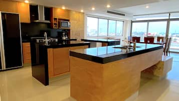 Panoramic Penthouse | Private kitchen