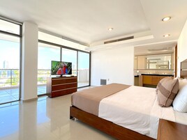 Cobertura panorâmica | Cortinas blackout, ferros/tábuas de passar roupa, Wi-Fi de cortesia