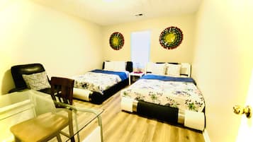 3 bedrooms, iron/ironing board, internet, bed sheets