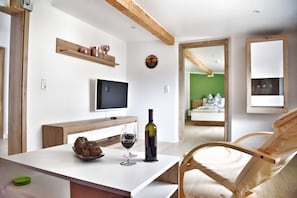 2 bedrooms, travel crib, WiFi, bed sheets