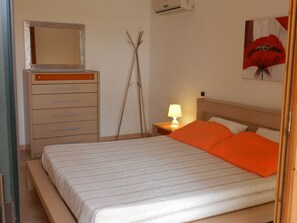 2 bedrooms, iron/ironing board