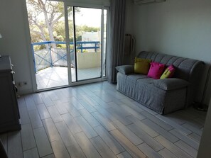 TV - Beautiful apartment at the gateway to Esterel (Saint-Raphaël)