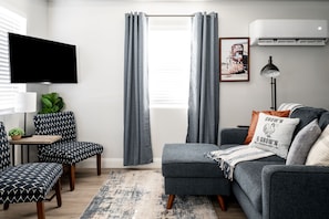 Smart TV - Step Free Entrance - Garofalo Cottage at Wrenwood Ranch (Johnson City)