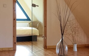 2 عدّة غرف نوم وسرير سفر وواي فاي مجانًا وملاءات أسرّة