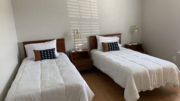 2 bedrooms, desk, iron/ironing board, free WiFi