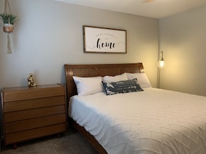 2 Schlafzimmer, Schreibtisch, Bügeleisen/Bügelbrett, kostenloses WLAN