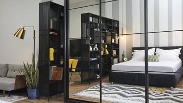 Luxury Yellow Boutique Suite | 1 bilik tidur, peralatan tempat tidur premium, dihias secara berasingan