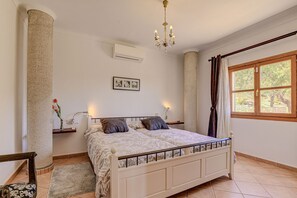 4 chambres, fer et planche à repasser, Wi-Fi gratuit, draps fournis