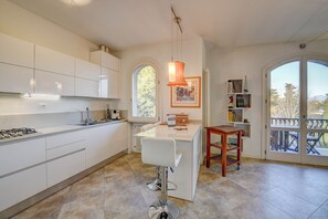 Fridge, oven, dishwasher, coffee/tea maker - Appartamento Benaco (Peschiera del Garda)